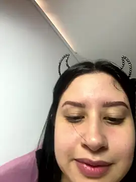 Snapshot of lucy_grey25 chatting on 01-17-26, 05:27 lucy grey25 online show from 01-17-26, 05:27