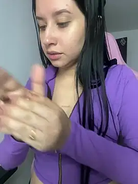 Snapshot of lucy_grey25 chatting on 02-04-26, 01:06 lucy grey25 online show from 02-04-26, 01:06