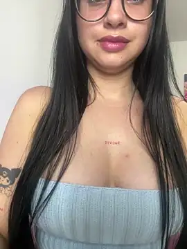 Snapshot of lucy_grey25 chatting on 02-08-26, 12:25 lucy grey25 online show from 02-08-26, 12:25