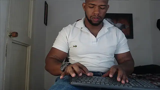 Snapshot of big_blackmen19 chatting on 09-15-25, 01:44 big blackmen19 online show from 09-15-25, 01:44