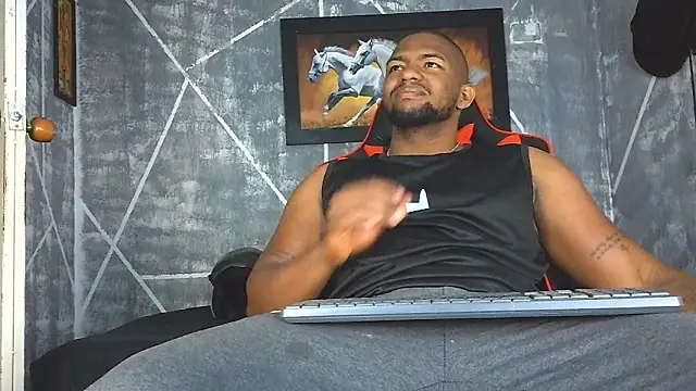 Snapshot of big_blackmen19 chatting on 05-11-26, 01:28 big blackmen19 online show from 05-11-26, 01:28