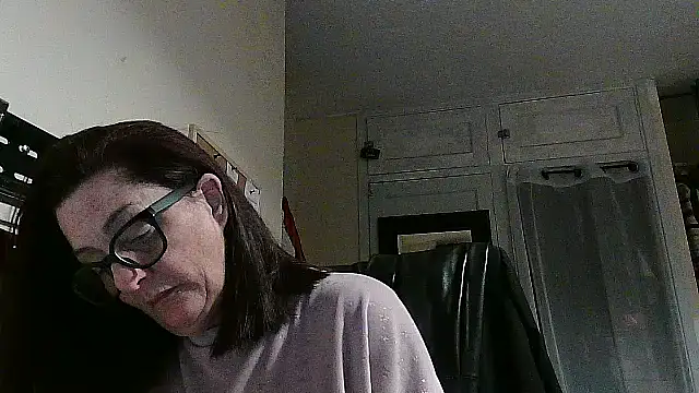 Mistress-Ivy51 online show from 11-10-25, 06:34