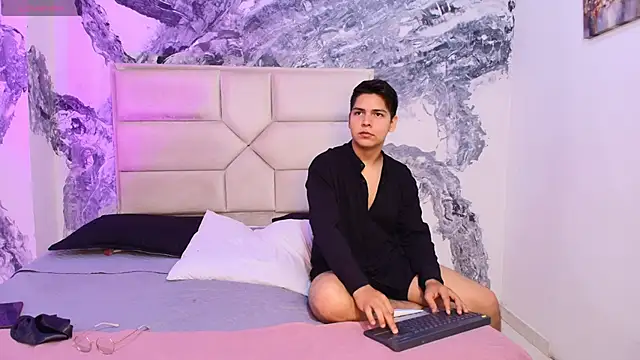Snapshot of Asta_Black chatting on 10-17-25, 05:32 Asta Black online show from 10-17-25, 05:32