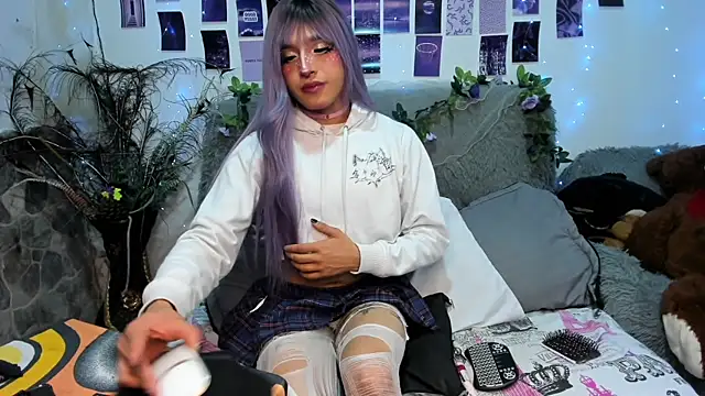 Snapshot of _viollette_ chatting on 02-11-26, 12:04 viollette online show from 02-11-26, 12:04