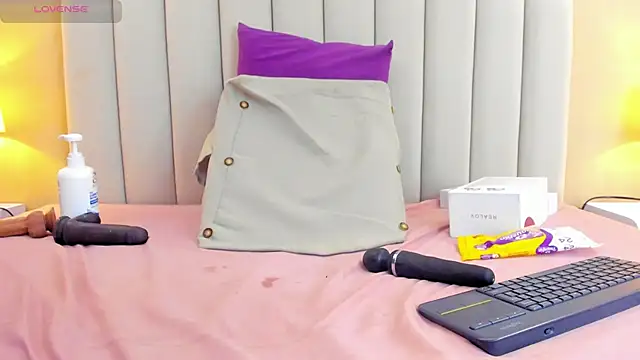 Rachel Donnelly online show from 03-15-26, 02:28