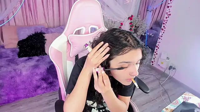 Snapshot of bunny_curly chatting on 09-18-25, 03:36 bunny curly online show from 09-18-25, 03:36