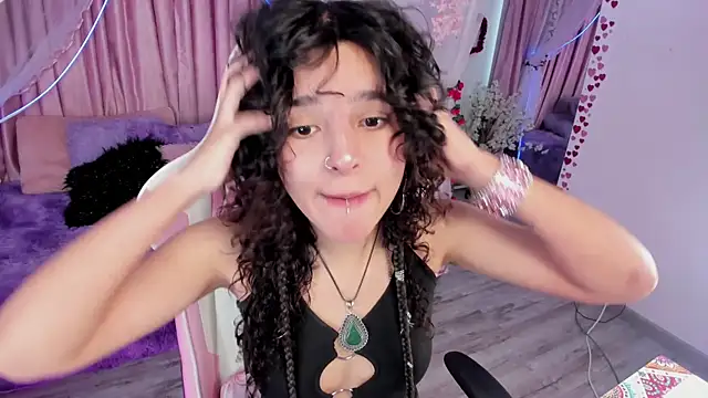 Snapshot of bunny_curly chatting on 09-19-25, 03:56 bunny curly online show from 09-19-25, 03:56