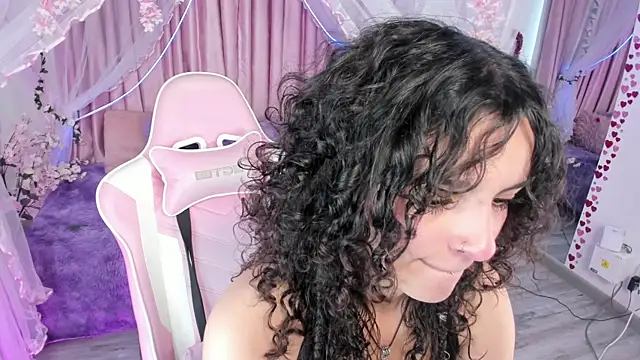 Snapshot of bunny_curly chatting on 09-22-25, 12:51 bunny curly online show from 09-22-25, 12:51