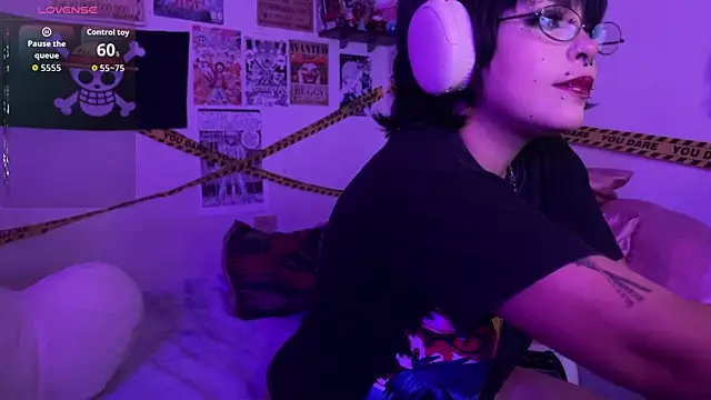 Snapshot of PixelKitty_ chatting on 05-15-26, 01:45 PixelKitty online show from 05-15-26, 01:45