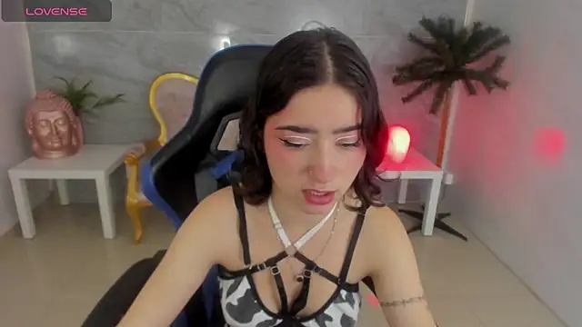 Snapshot of venuss09_s chatting on 11-17-25, 01:50 venuss09 s online show from 11-17-25, 01:50