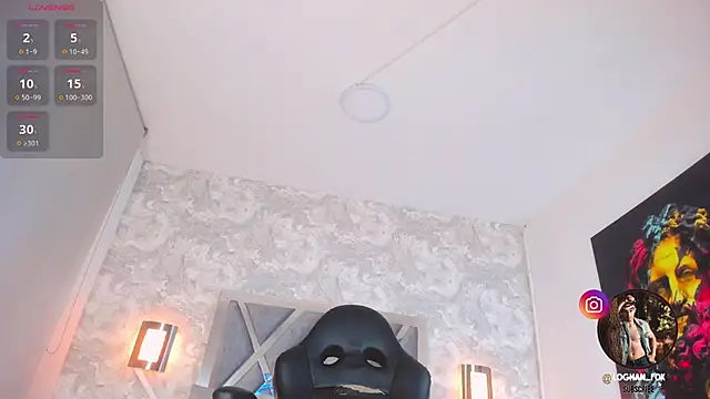 loghan fox online show from 09-25-25, 04:38