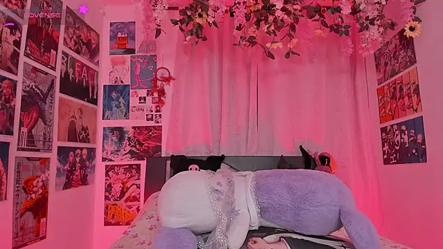 Snapshot of FluffyMelons chatting on 04-03-26, 11:03 FluffyMelons online show from 04-03-26, 11:03