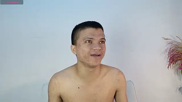 Snapshot of aly_n_sebas chatting on 02-25-26, 03:05 aly n sebas online show from 02-25-26, 03:05