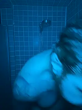 Snapshot of CloudyKingG chatting on 03-04-26, 04:24 CloudyKingG online show from 03-04-26, 04:24