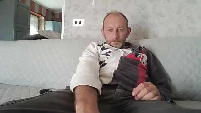 cazzoweb online show from 09-28-25, 02:44