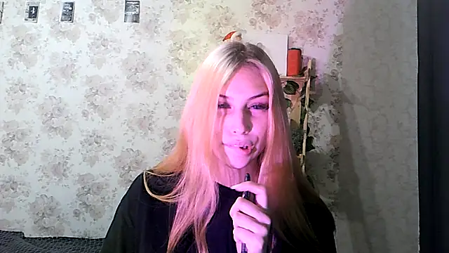 ClaireLaSweet online show from 10-21-25, 06:25