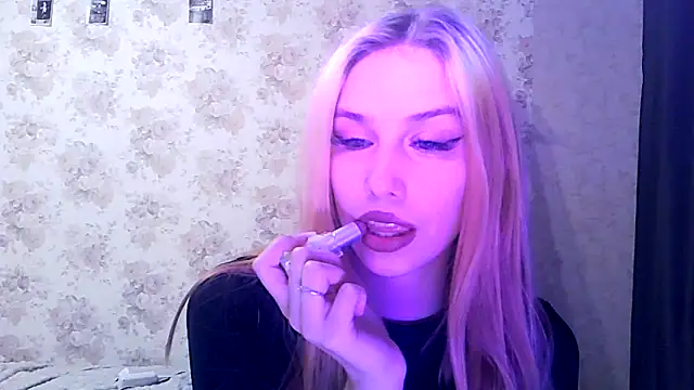 ClaireLaSweet online show from 10-25-25, 08:11