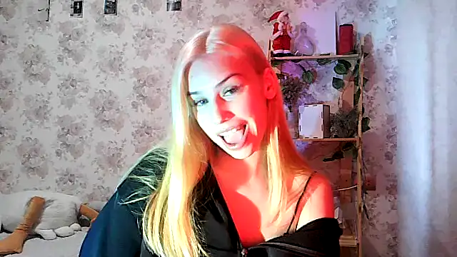 ClaireLaSweet online show from 11-12-25, 01:39