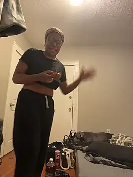 Tu GataLinda online show from 11-15-25, 03:15