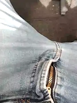 Snapshot of Ajayy01 chatting on 09-11-25, 10:15 Ajayy01 online show from 09-11-25, 10:15