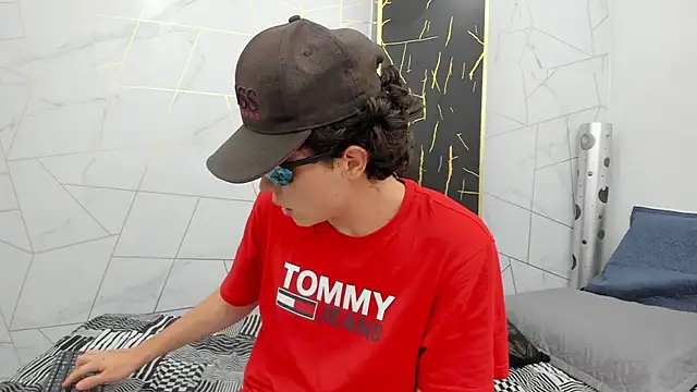 dia fax18 online show from 10-30-25, 03:52