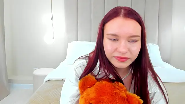 NoraHaynes online show from 09-19-25, 02:35