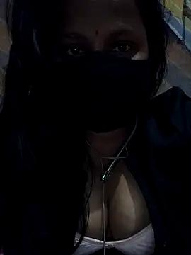 Snapshot of shalubhabhi69 chatting on 11-29-25, 06:11 shalubhabhi69 online show from 11-29-25, 06:11