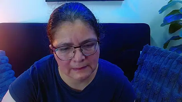 Snapshot of Linda_banks_ chatting on 10-25-25, 02:08 Linda banks online show from 10-25-25, 02:08