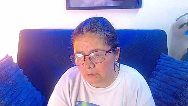 Snapshot of Linda_banks_ chatting on 11-23-25, 01:27 Linda banks online show from 11-23-25, 01:27