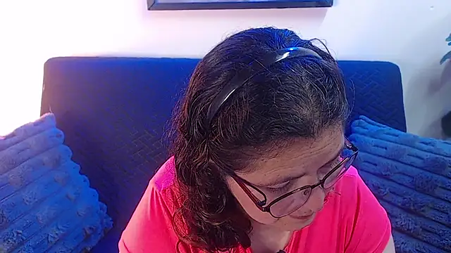 Snapshot of Linda_banks_ chatting on 11-30-25, 01:53 Linda banks online show from 11-30-25, 01:53