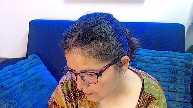 Snapshot of Linda_banks_ chatting on 12-15-25, 01:54 Linda banks online show from 12-15-25, 01:54