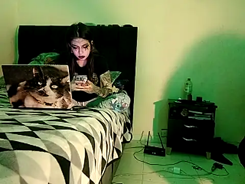 saenzjulieta1 online show from 10-29-25, 12:57