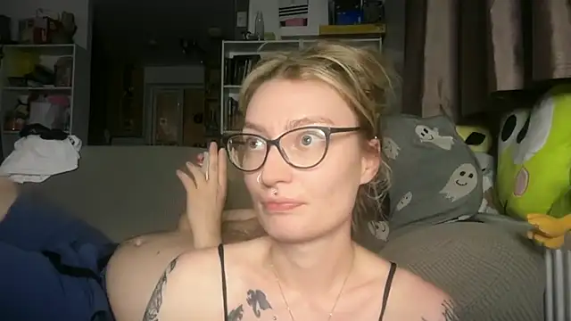harleyblair online show from 07-08-26, 10:03