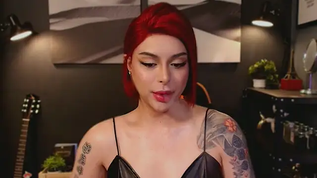 Snapshot of LUNACOCKSLAYER chatting on 12-18-25, 12:38 LUNACOCKSLAYER online show from 12-18-25, 12:38