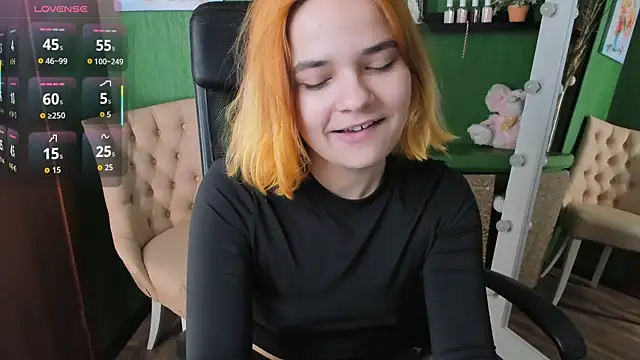 Snapshot of Gina_Dawson chatting on 11-05-25, 08:36 Gina Dawson online show from 11-05-25, 08:36