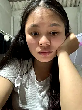 Snapshot of NhuFox chatting on 10-10-25, 01:43 NhuFox online show from 10-10-25, 01:43