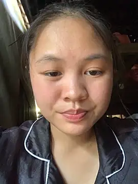 Snapshot of NhuFox chatting on 10-17-25, 08:06 NhuFox online show from 10-17-25, 08:06