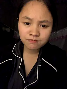 Snapshot of NhuFox chatting on 11-01-25, 01:13 NhuFox online show from 11-01-25, 01:13