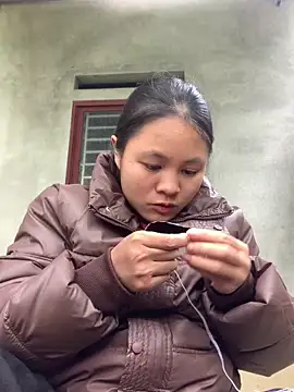 NhuFox online show from 12-18-25, 06:19