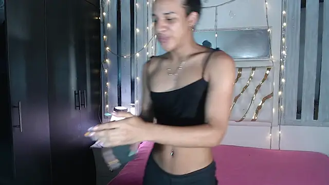 Snapshot of julieta_sweet_ chatting on 09-20-25, 06:14 julieta sweet online show from 09-20-25, 06:14