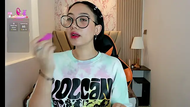 Snapshot of Yuna__Min chatting on 09-12-25, 07:25 Yuna  Min online show from 09-12-25, 07:25