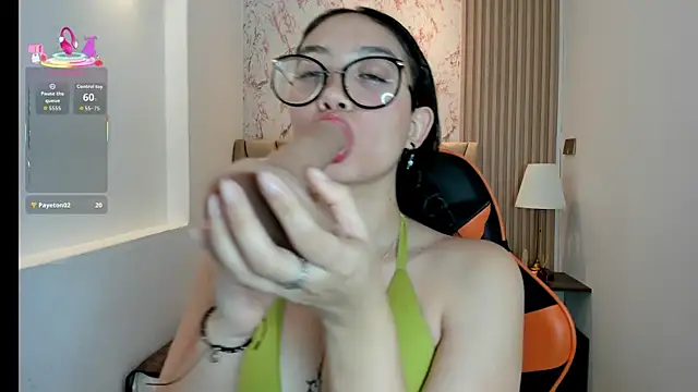 Snapshot of Yuna__Min chatting on 09-23-25, 12:08 Yuna  Min online show from 09-23-25, 12:08