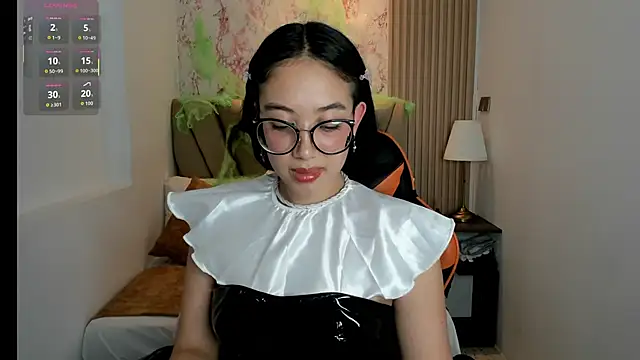 Snapshot of Yuna__Min chatting on 10-24-25, 08:27 Yuna  Min online show from 10-24-25, 08:27