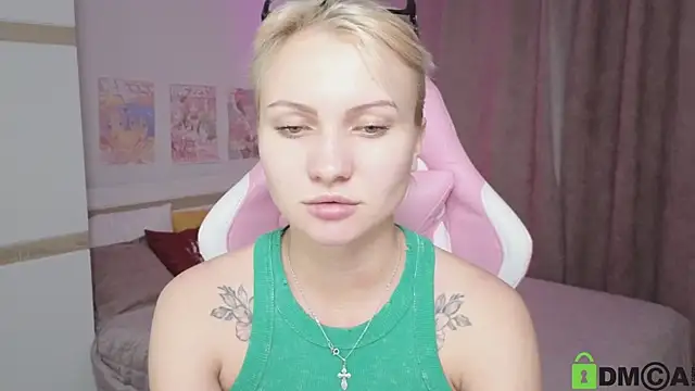 Snapshot of Cameronlovely_ chatting on 09-10-25, 07:52 Cameronlovely online show from 09-10-25, 07:52