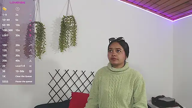 shiara blake online show from 10-21-25, 02:40