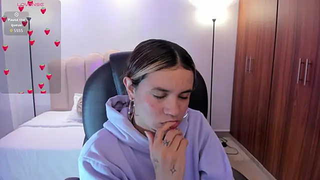 Celestee rain online show from 09-26-25, 11:25