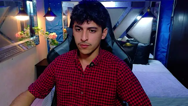 Snapshot of Alan_Del_Reyx chatting on 02-08-26, 06:44 Alan Del Reyx online show from 02-08-26, 06:44