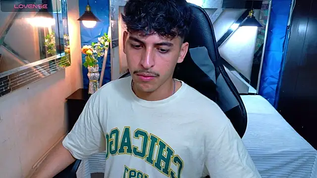 Snapshot of Alan_Del_Reyx chatting on 02-26-26, 02:32 Alan Del Reyx online show from 02-26-26, 02:32