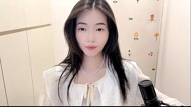 Snapshot of Rosalind_xixi chatting on 10-13-25, 08:47 Rosalind xixi online show from 10-13-25, 08:47