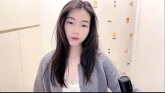 Snapshot of Rosalind_xixi chatting on 10-15-25, 06:02 Rosalind xixi online show from 10-15-25, 06:02